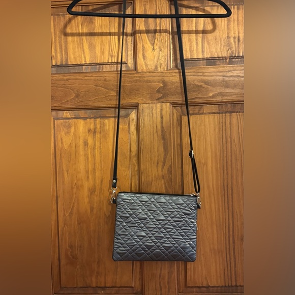 Women’s Gun Metal colored Quilted Stitched Cross Body-Clutch w/wrist strap. NWT - Picture 3 of 4